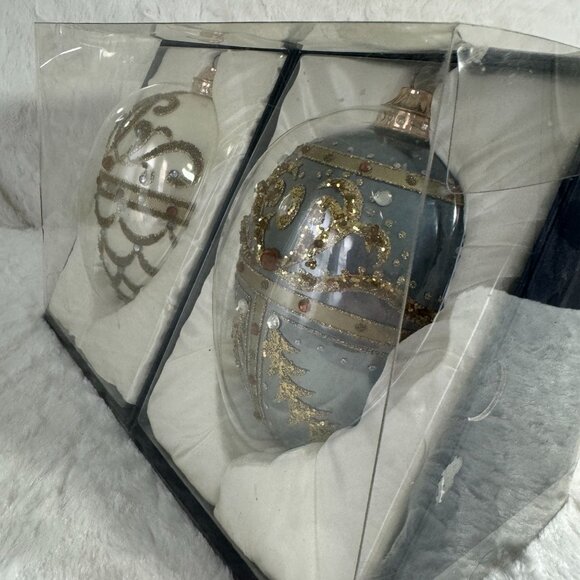 Hand Decorated Glass Ornaments 2 Pack Egg shape elegant Christmas holiday - Picture 2 of 6